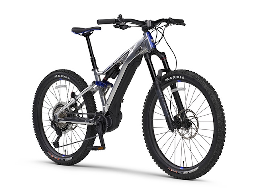 YPJ-MT Pro(Factory Silver)斜め右横の画像