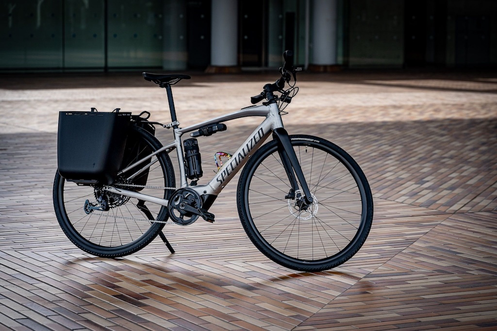 スペシャライズド高級電動自転車の右側面の写真